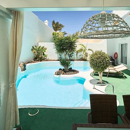 Katis Boutique In Bahiazul Corralejo