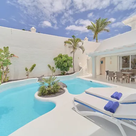Katis Boutique In Bahiazul Corralejo